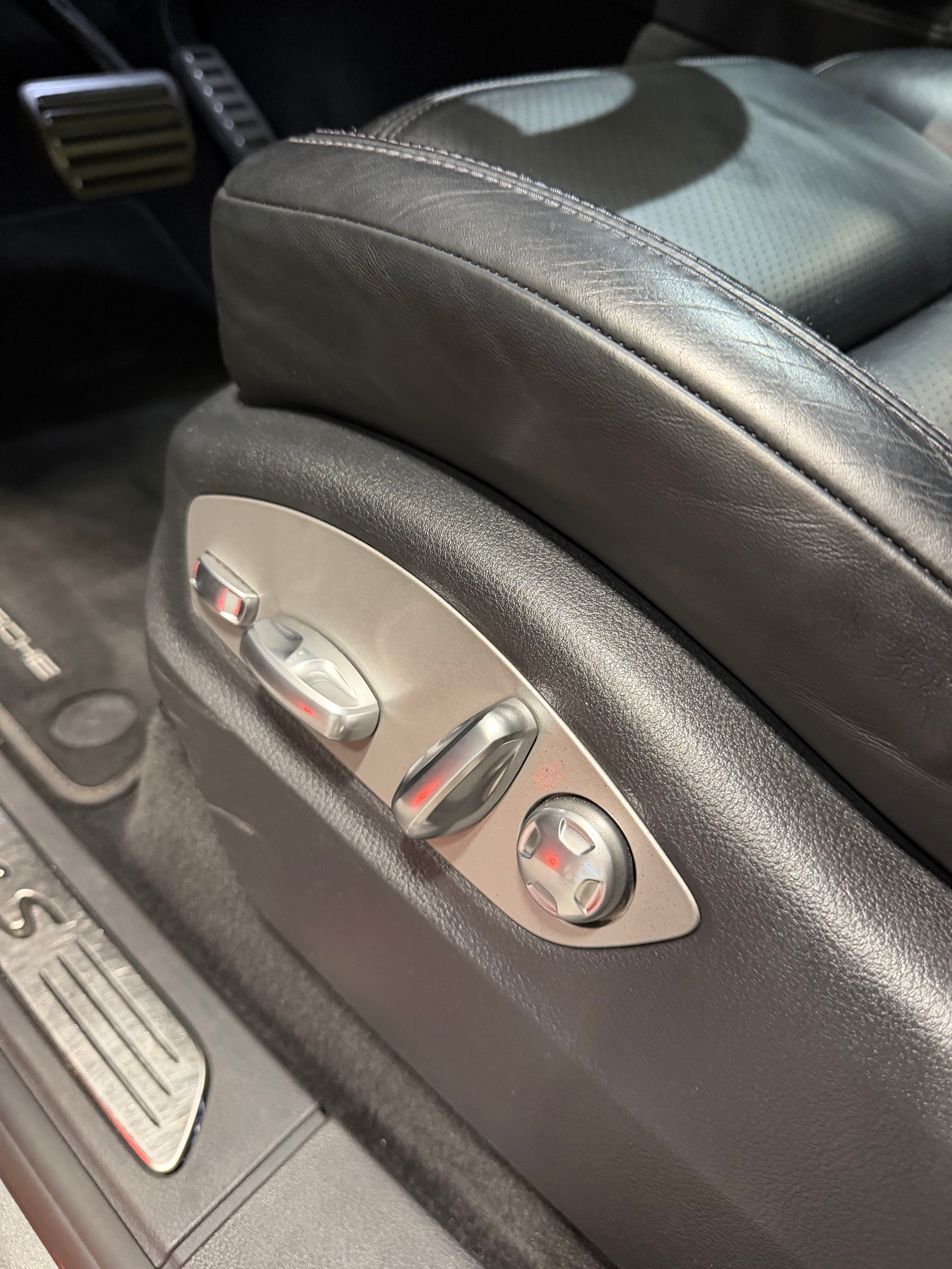 PORSCHE Cayenne S Diesel *V8*-image-8