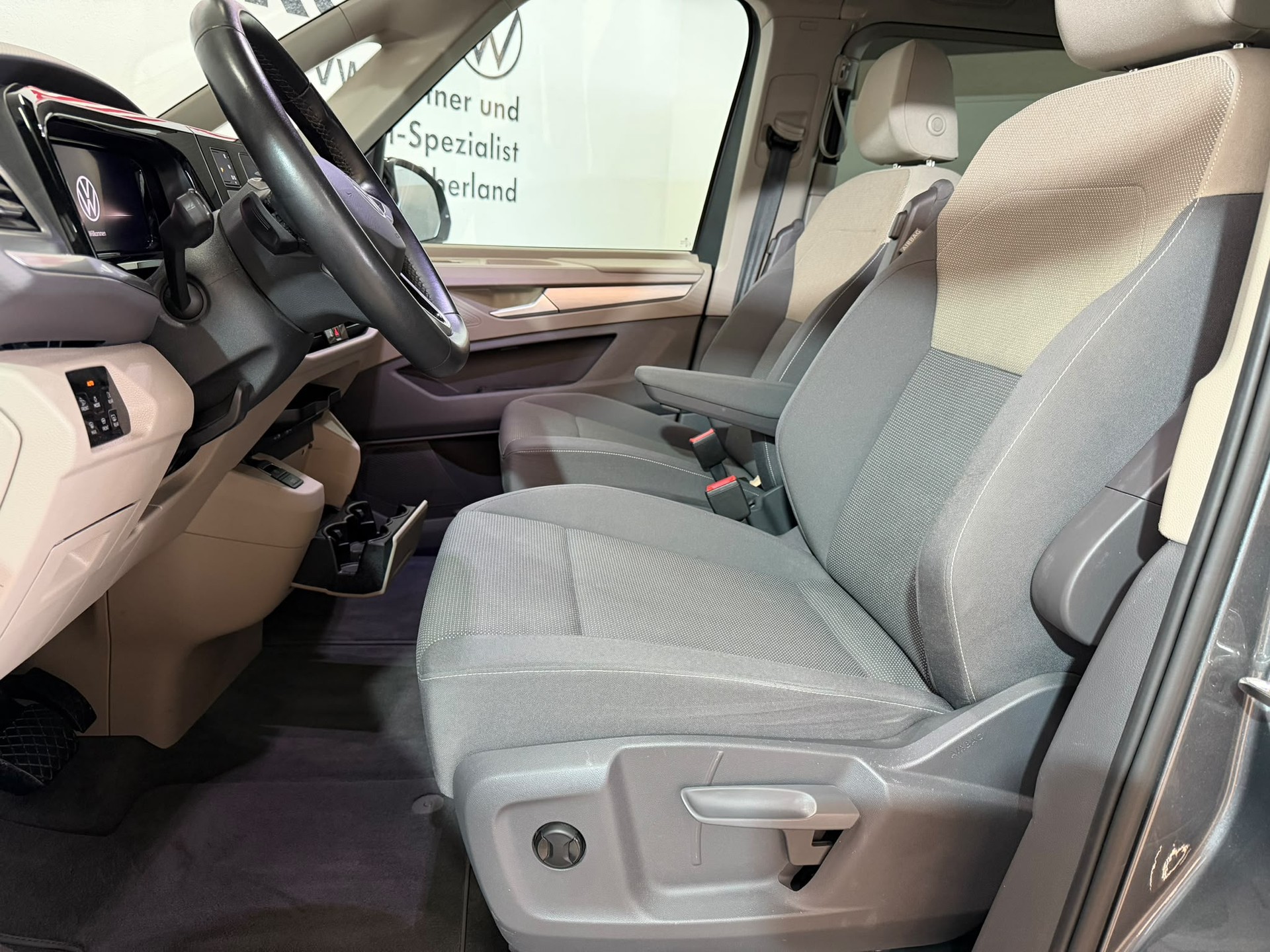 VW Multivan 2.0 TDI Life DSG Lang-image-6