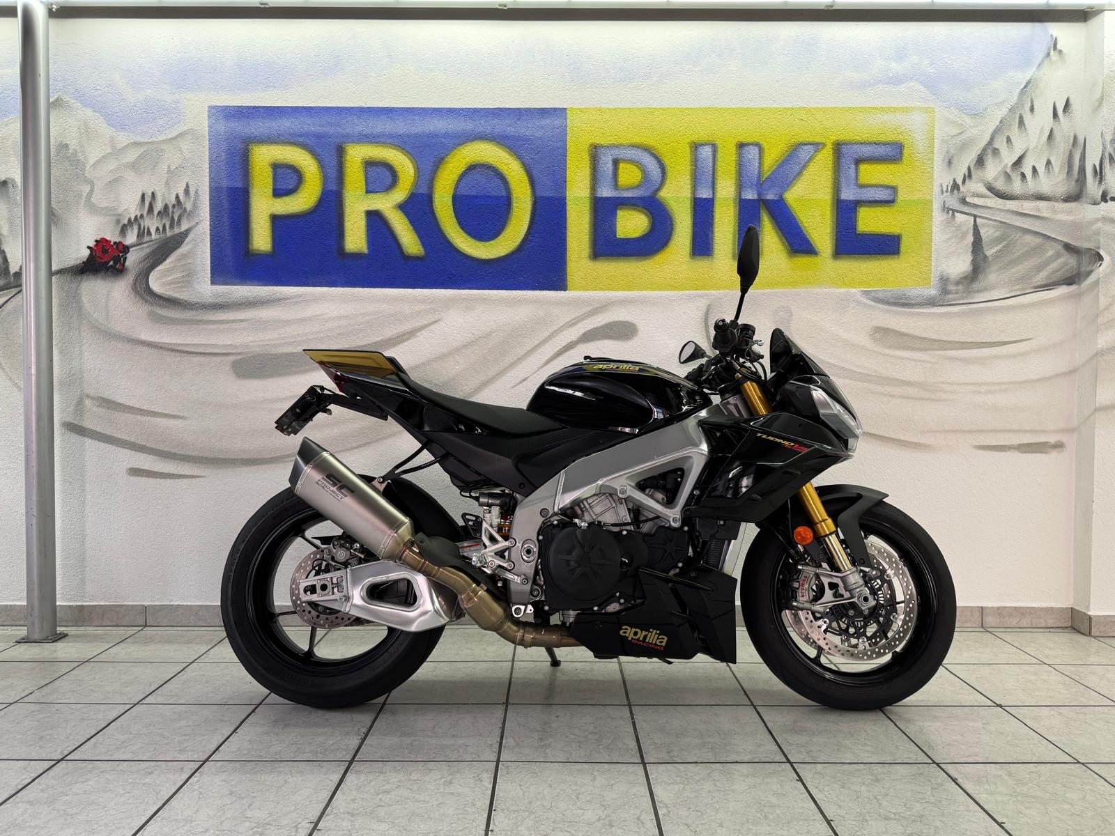 APRILIA Tuono V4 1100 Factory-showroom-element-1