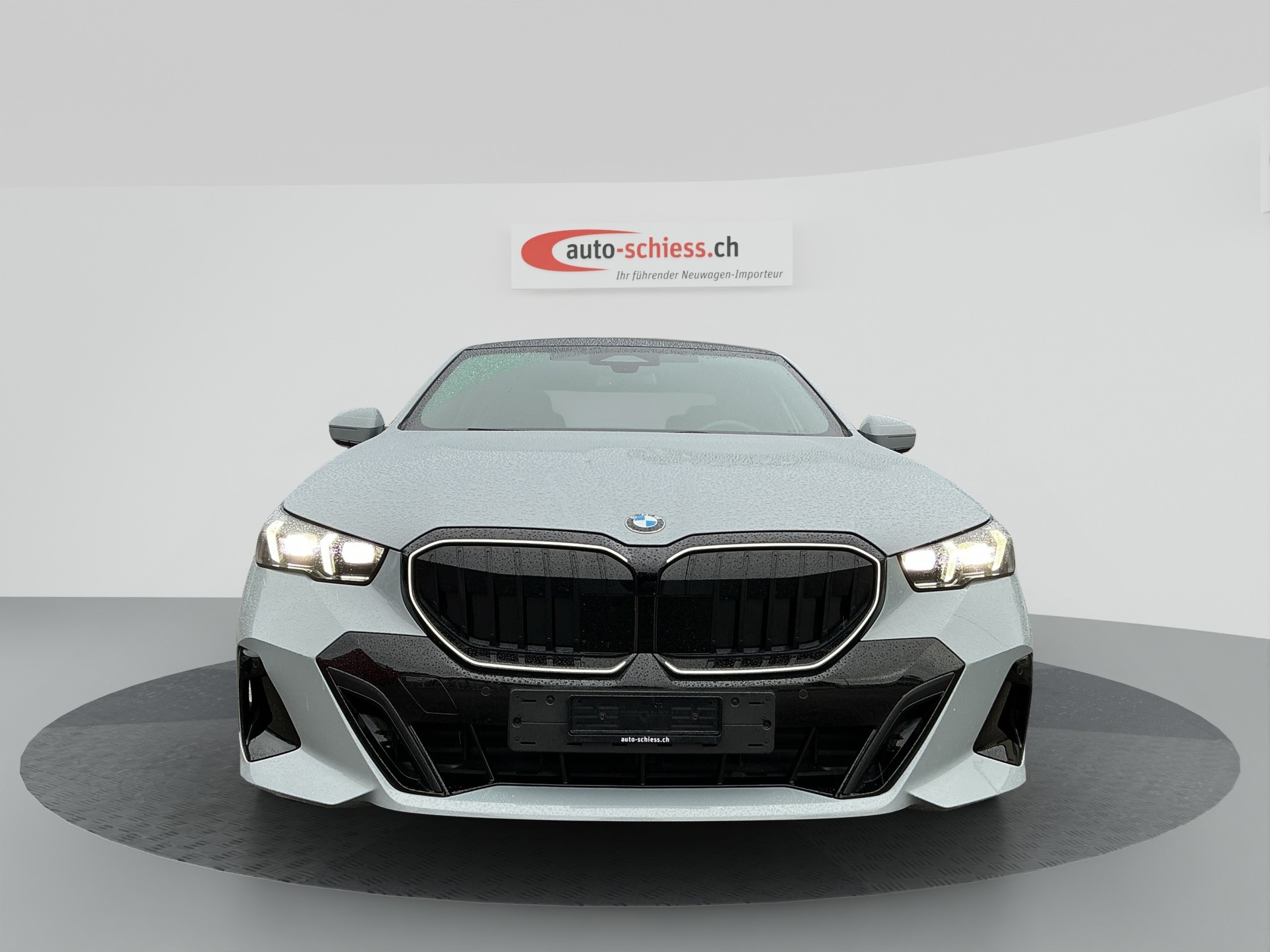 BMW 520i 48V M Sport Pro Shadow Line Steptronic-showroom-element-1