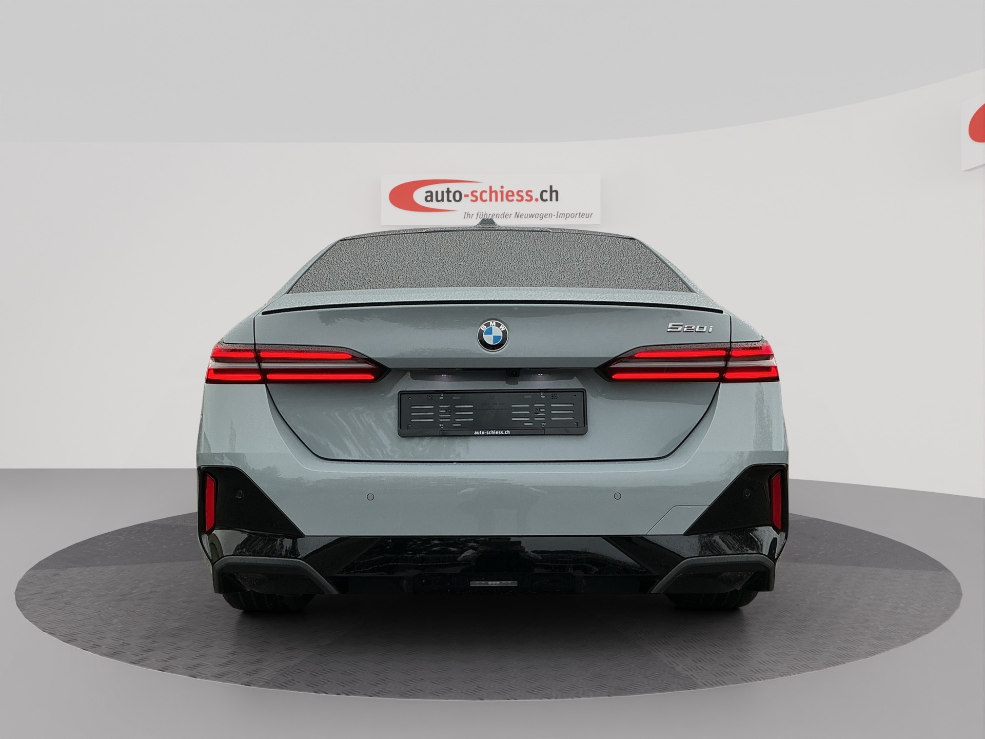 BMW 520i 48V M Sport Pro Shadow Line Steptronic-showroom-element-3