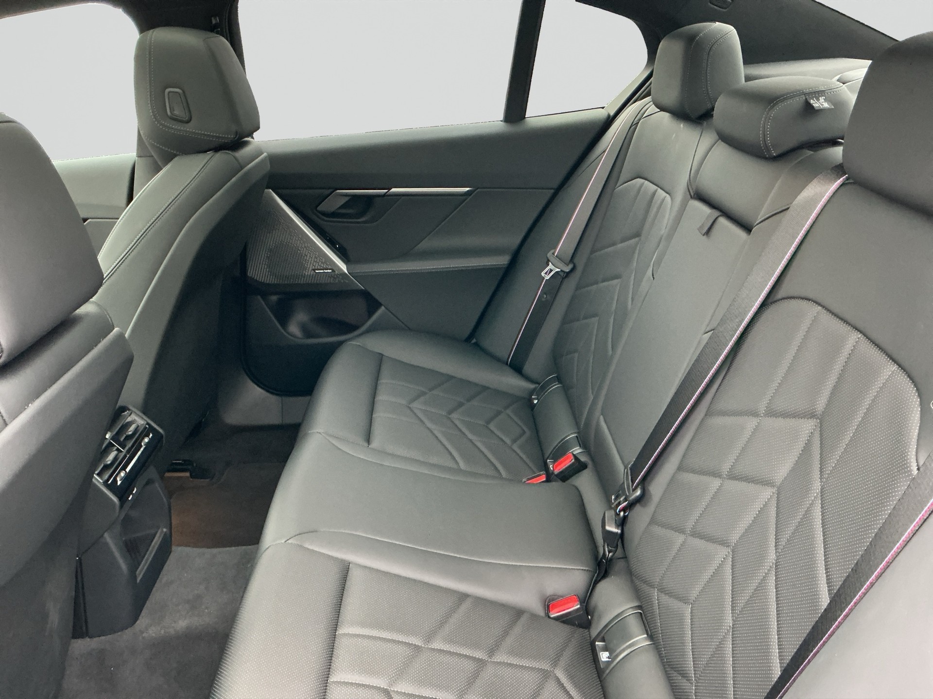 BMW 520i 48V M Sport Pro Shadow Line Steptronic-image-12
