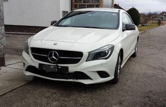 MERCEDES-BENZ CLA 180 AMG Line-image-4