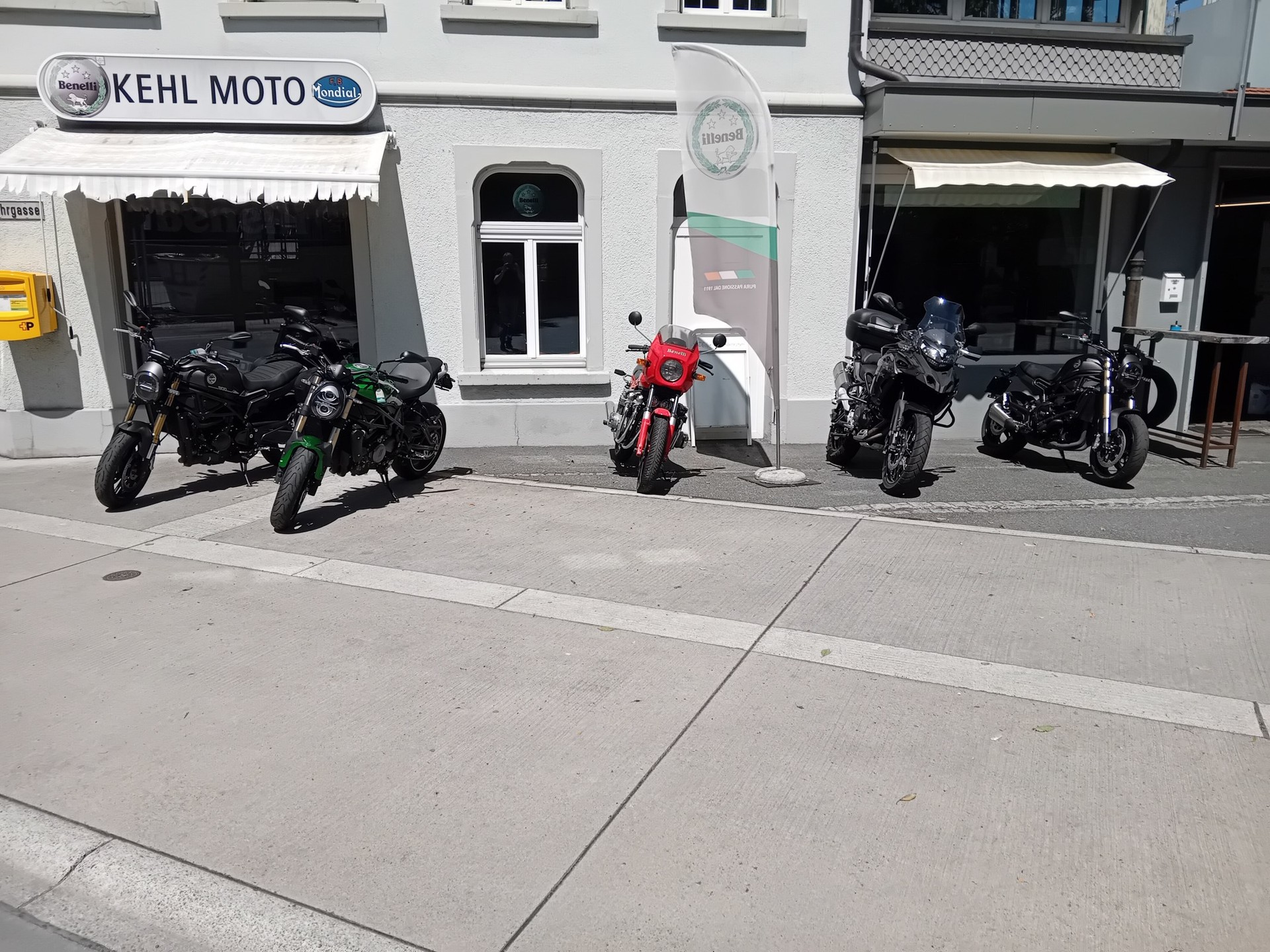 BENELLI Leoncino 800-business-4